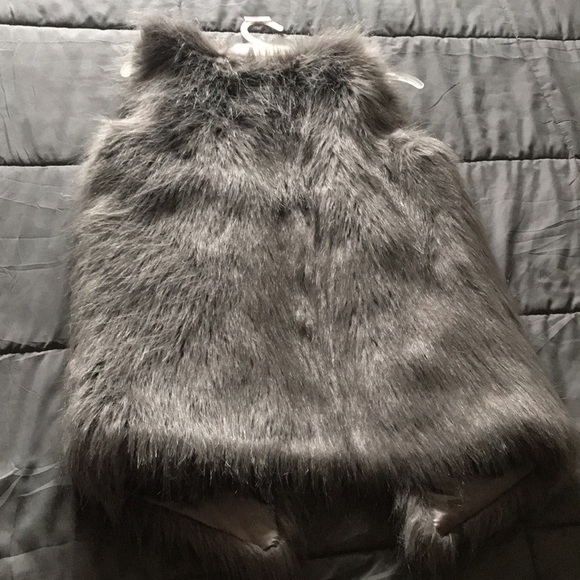 Kensie Fuax Fur Vest - Picture 6 of 7